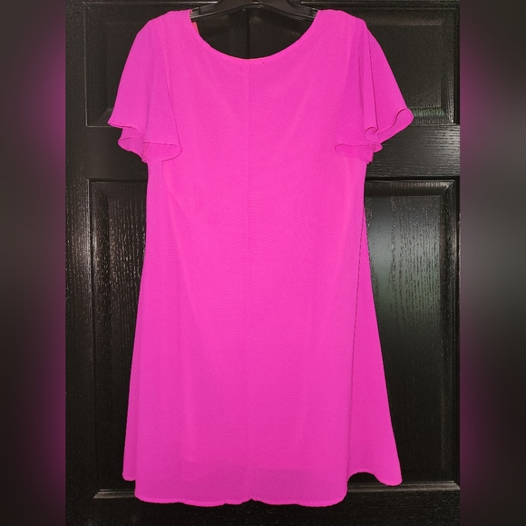 CARMELA dress size MEDIUM. pink. Fuchsia. Flowy - Picture 2 of 4
